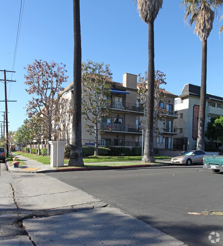 Foto del edificio - Rodney Palms Apartments