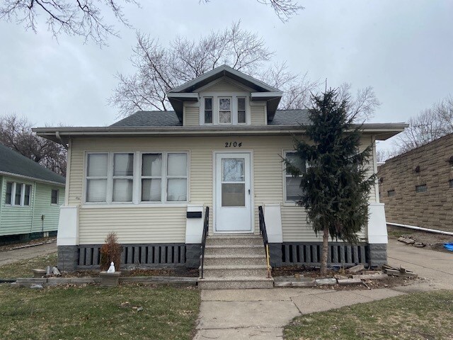 Primary Photo - 2104 Camanche Ave
