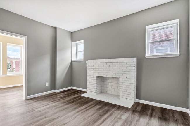 Foto del edificio - 5582 Pershing Ave