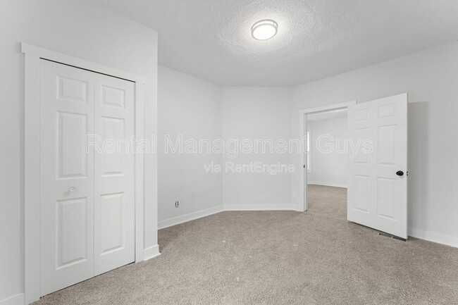 Building Photo - 2631 N Girard Ave