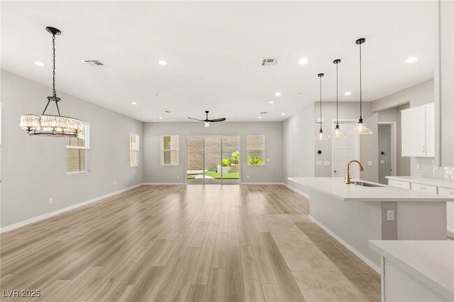 Building Photo - 3391 Stone View Ave