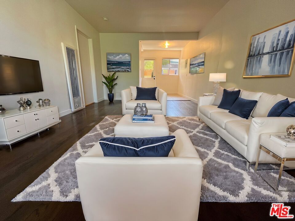 Foto principal - 4247 S Centinela Ave