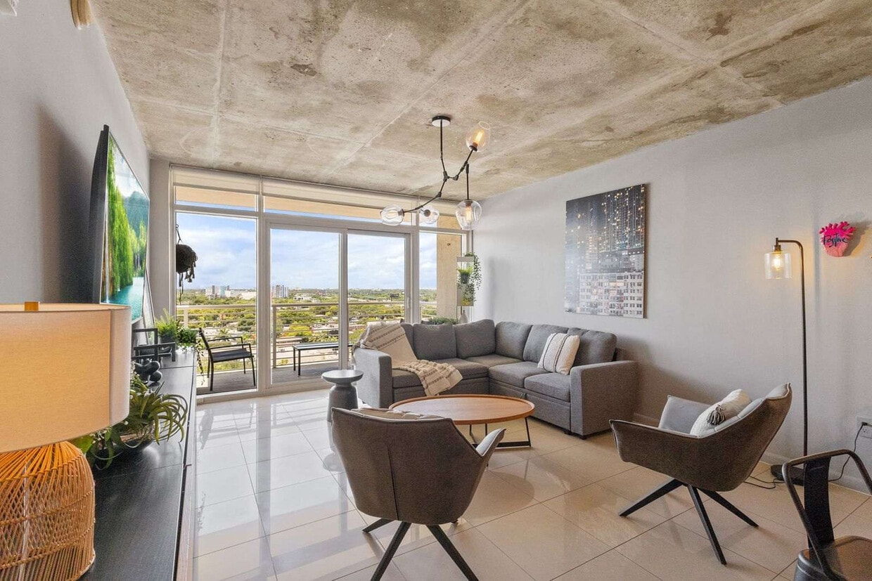 Foto principal - 3250 NE 1st Ave