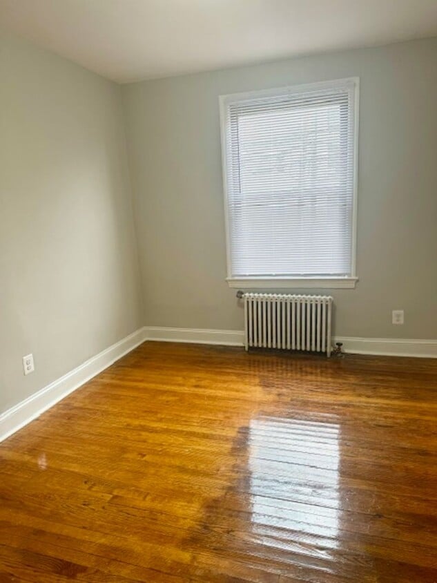 Photo - 1124 16TH ST NE