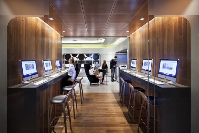 Foto del edificio - 460 W 42nd St