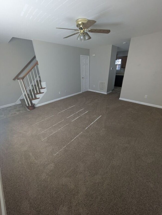 Foto del edificio - 2BD/1.5BA Townhome At Strawberry Patch Complex in Hickory