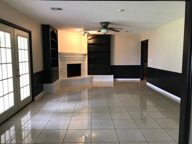 Foto del edificio - 6117 SE 55th St