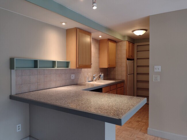 Foto del edificio - 10 Village Green Ln