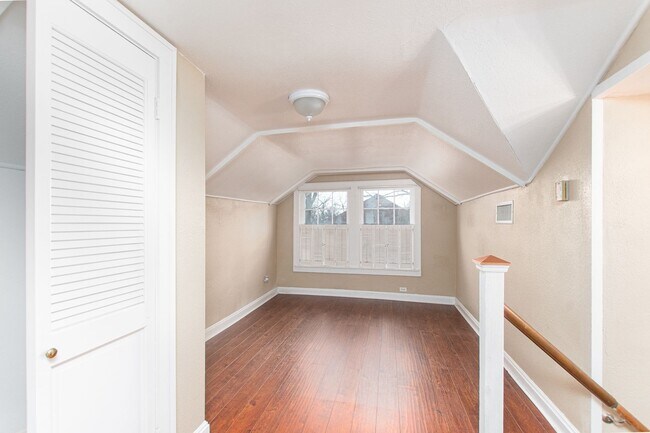 Foto del edificio - Spacious 4 Bed / 2 Bath Home with Garage & Fenced Backyard in Central Temple