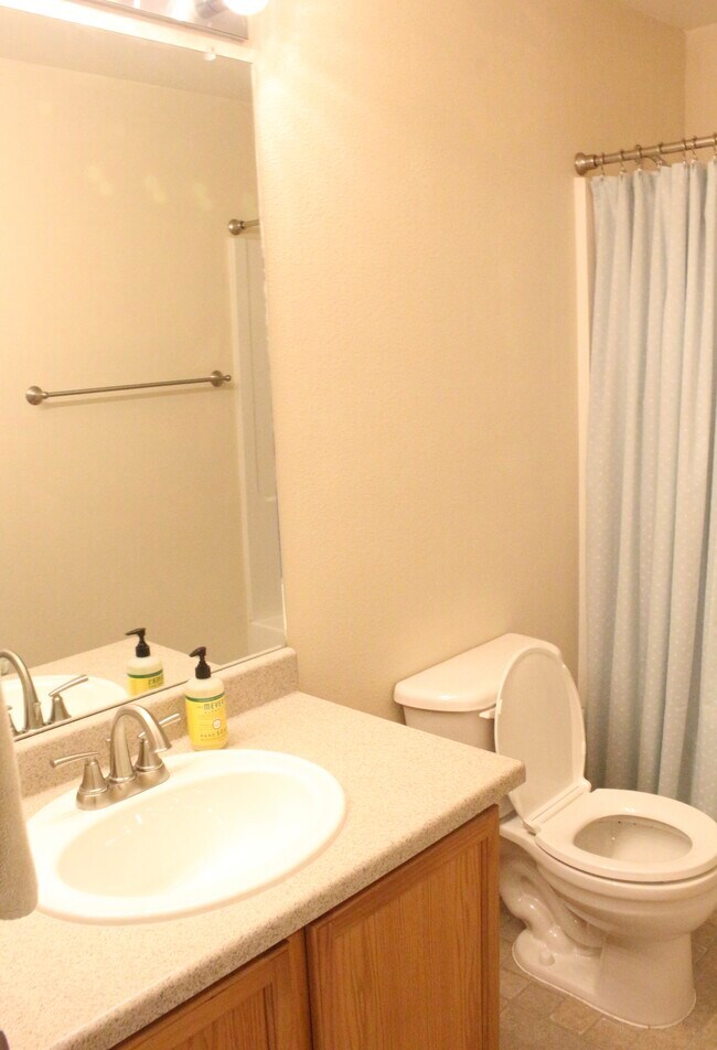 Foto del edificio - 3425 East 123rd Drive