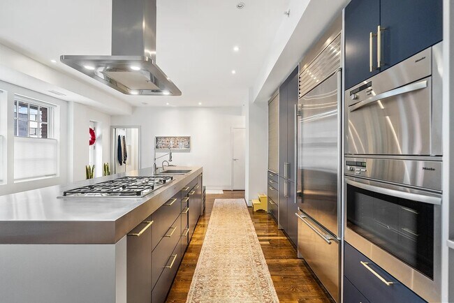 Foto del edificio - 1124 10th St NW