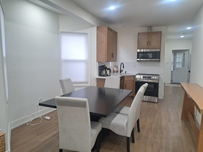Foto del edificio - 619 W 46th St