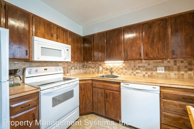 Building Photo - 1 br, 1 bath House - 2199 E Carriage Lane #2