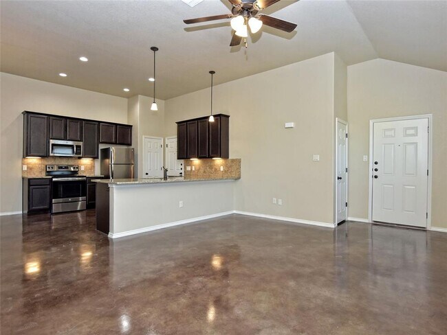Building Photo - 517 Jack Rabbit Ln