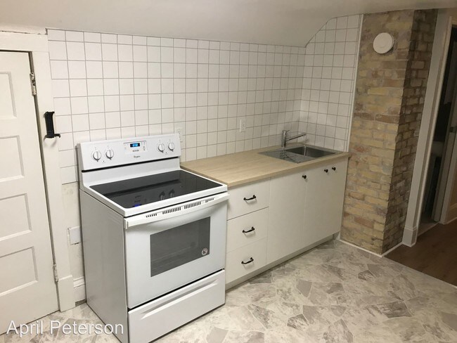 Foto del edificio - 1017 E 5th St