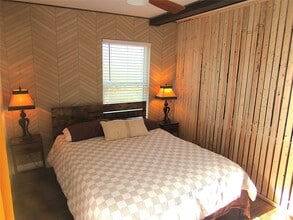 Building Photo - 2503 River Crest