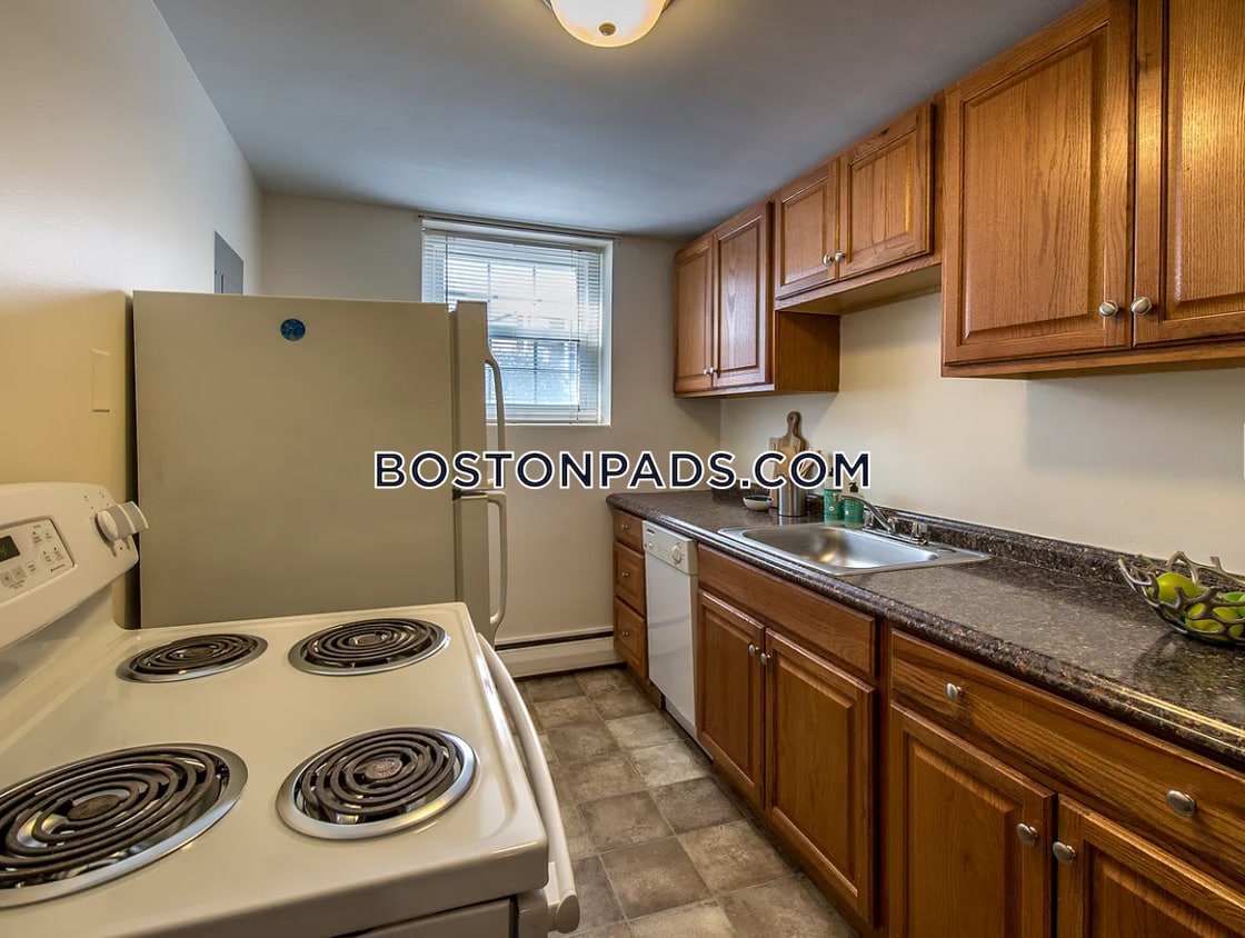 12 Brattle Dr Unit 7, Arlington, MA 02474 Room for Rent in Arlington