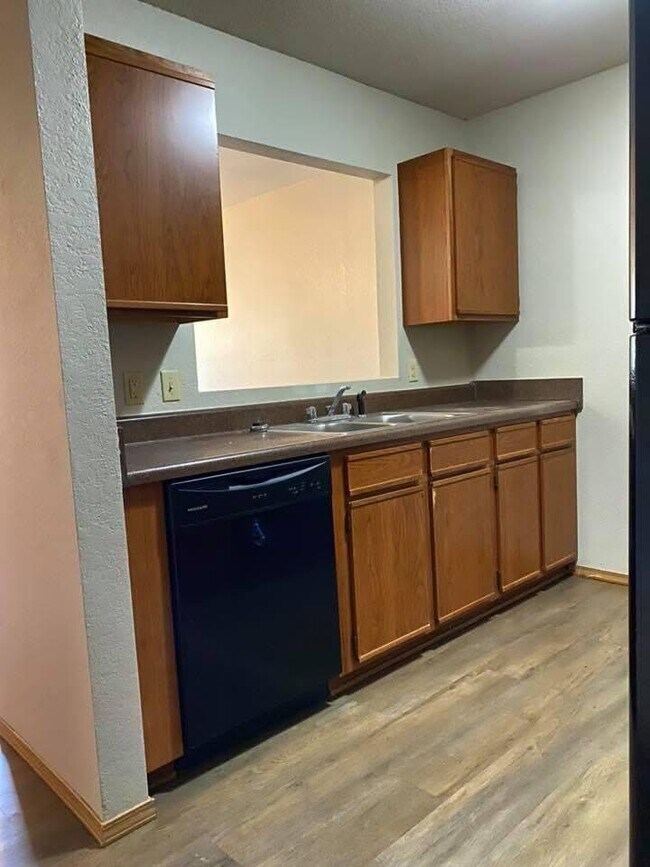 Foto del edificio - 2717 Kinkead Ave