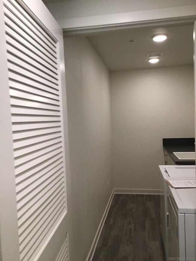 Foto del edificio - 4464 Ocean View Blvd