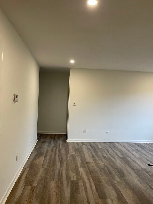 48 Bryon Rd Unit 6, Chestnut Hill, MA 02467 Condo for Rent in