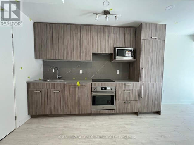 Building Photo - 69-169 Curlew Dr