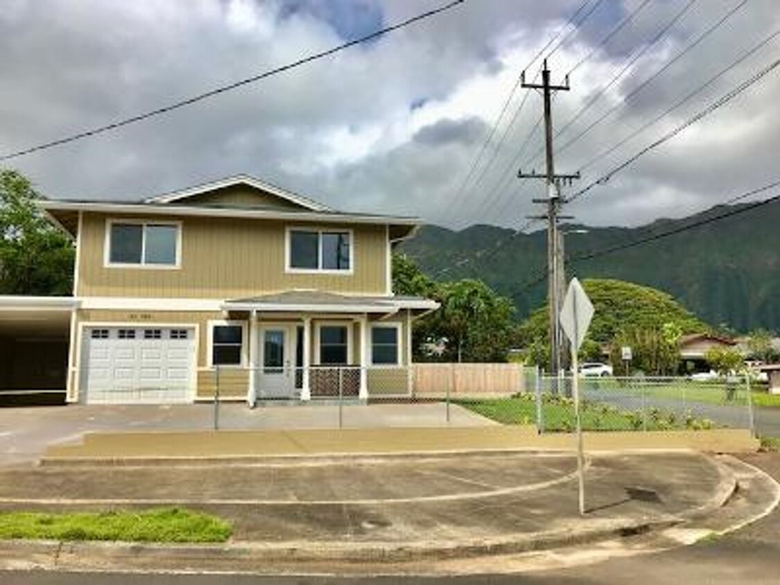 Primary Photo - 5 bedroom 3.5 bath custom built home in Ka...