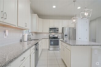 Building Photo - 15720 Angelica Dr