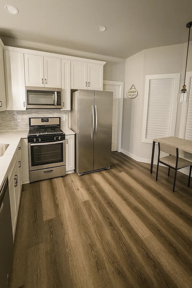 Foto del edificio - Room in House on Lindsey Dr