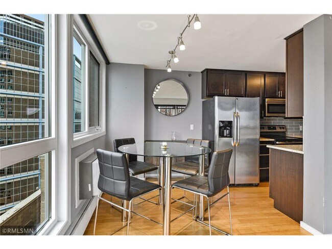 Foto del edificio - 433 S 7th St