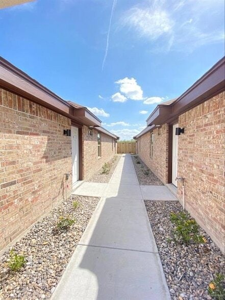 Building Photo - 3808 Paola St