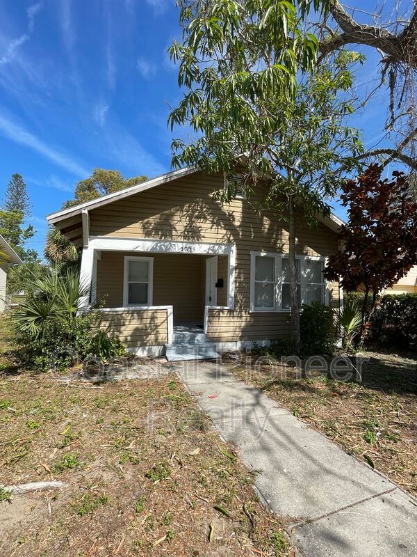 Foto principal - 1315 8th Ave S