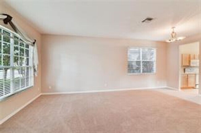 Foto del edificio - Nice 4/2.5 Home in East Orlando with 2-Car Garage