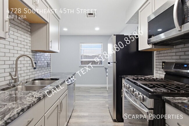 Foto del edificio - 4728 SE 45th St