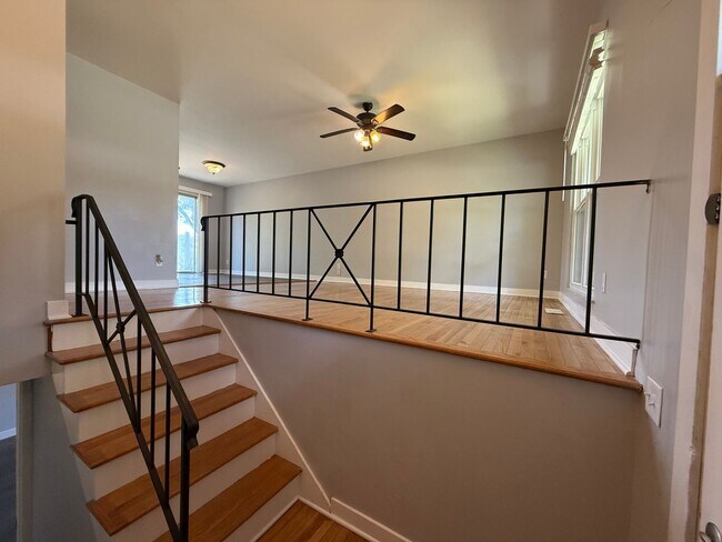 Foto del edificio - Bi-Level House for Rent in Ellettsville, IN