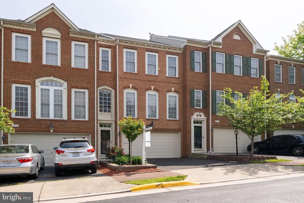 8004 Samuel Wallis St, Lorton, VA 22079 Townhouse for Rent in Lorton