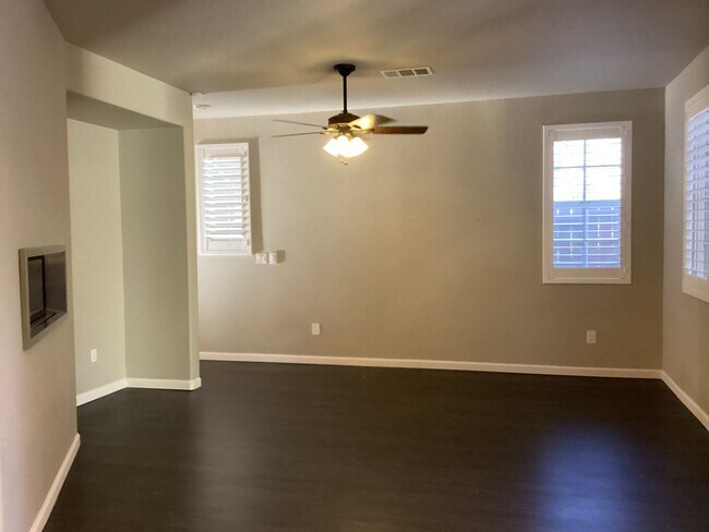 Foto del edificio - Lovely 3 bed 2.5 bath Home in Westlake!