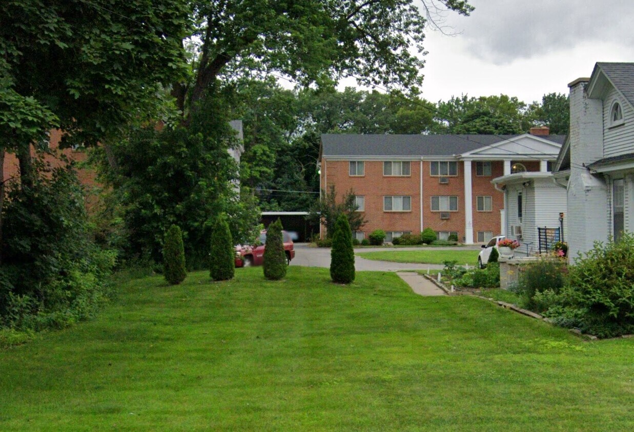 2075 Eastern Ave SE - 2055 Eastern Ave SE