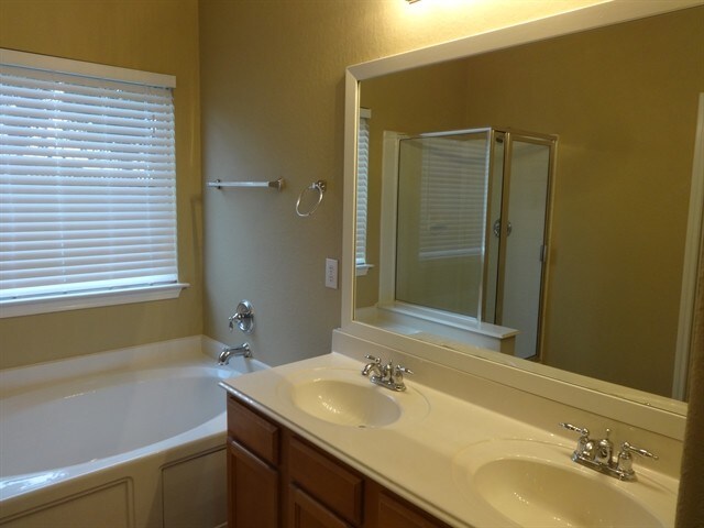 Foto del edificio - 8003 Berkely Ct