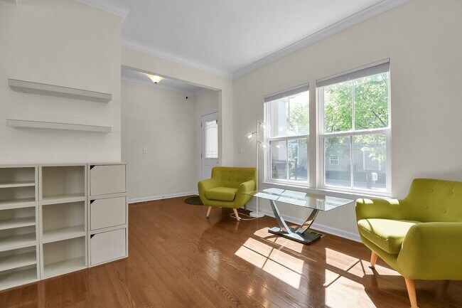 Foto del edificio - Spacious 3 Bedroom Home with Loft, Elegant...
