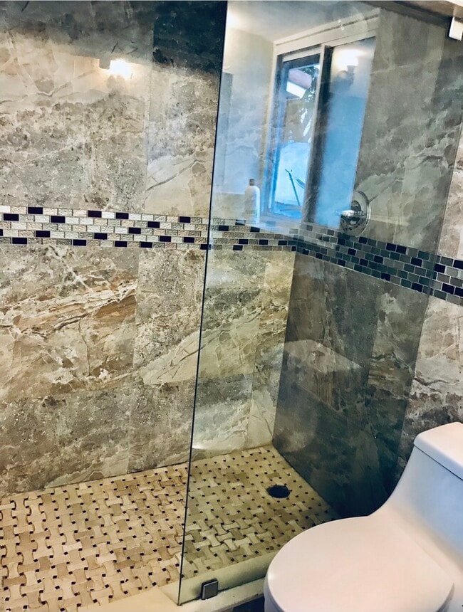 Building Photo - 3221 NE 7th St