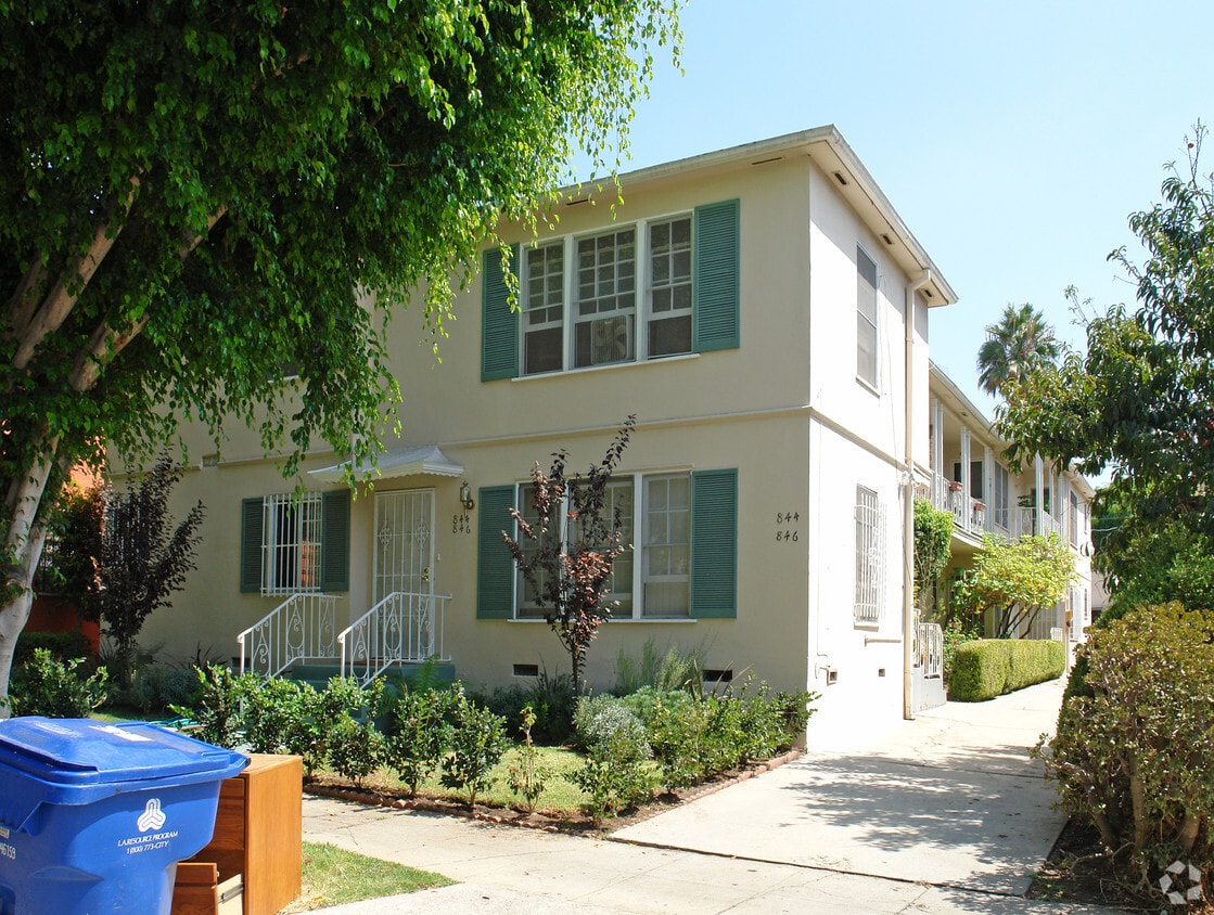 Primary Photo - 844 N Sweetzer Ave