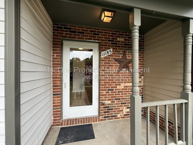 Foto del edificio - 11185 Kensington Pl