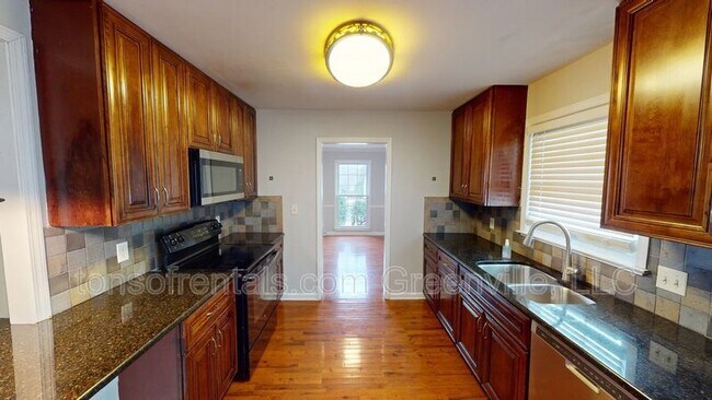 Foto del edificio - 4597 Coach Hill Dr