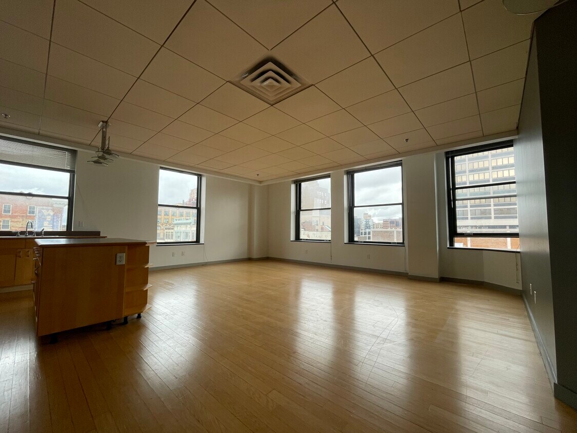 108 W Jefferson St Unit 607, Syracuse, NY 13202 Condo for Rent in