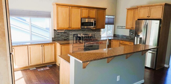 Building Photo - Gorgeous 5 Bedroom, 2.5 Bath Home