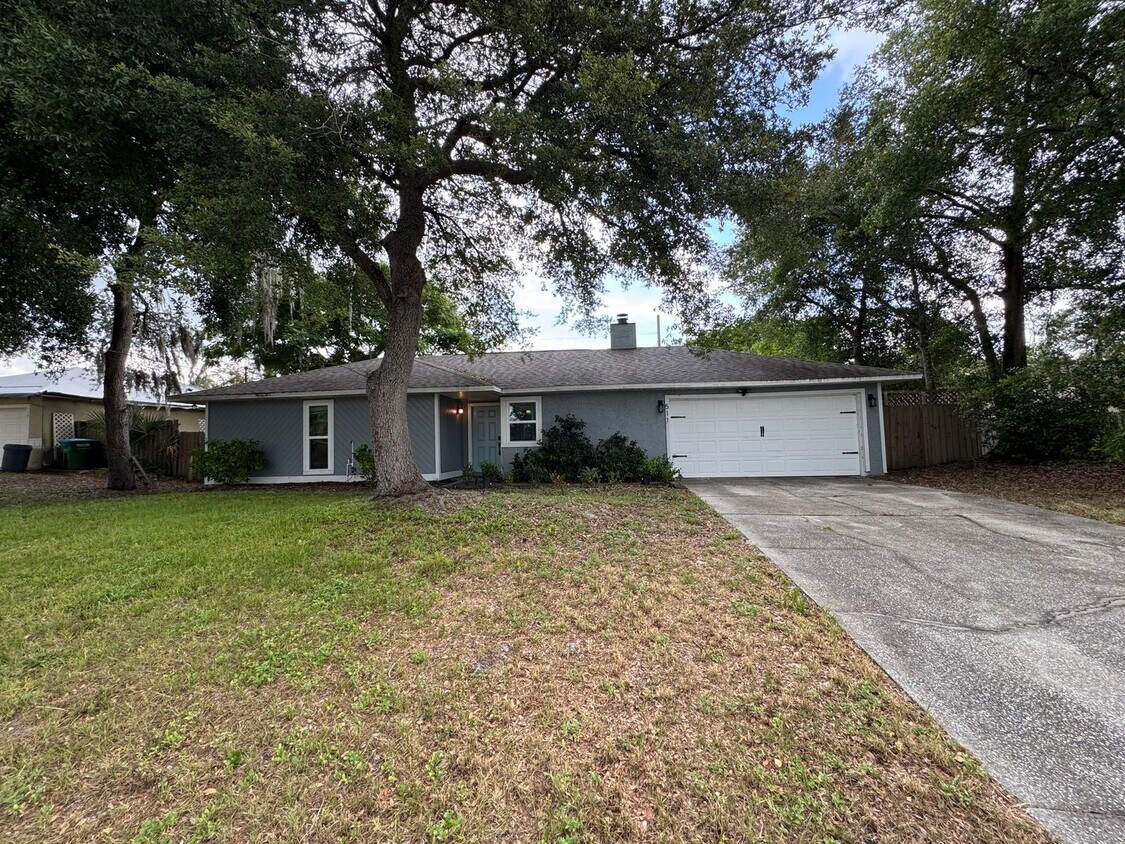 Foto principal - 2BD/2BA Modern Elegance Meets Everyday Com...