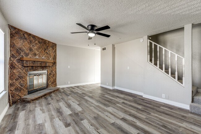 Foto del edificio - 228-232 Alexandria St Duplex