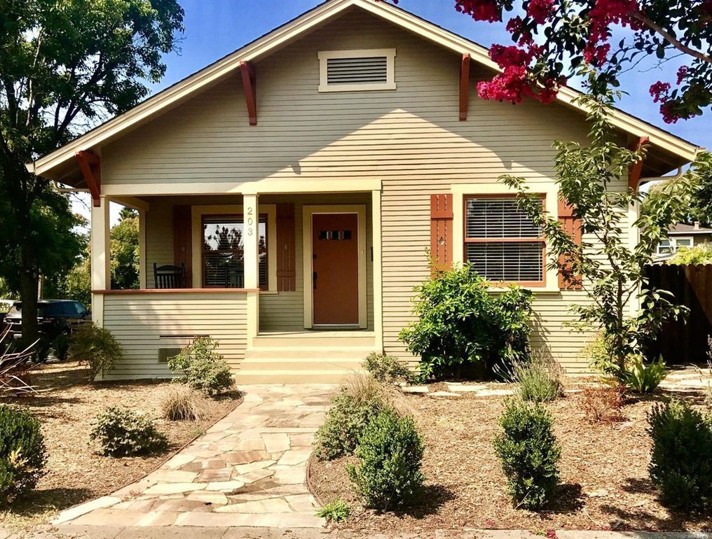 Foto principal - 203 Benton St