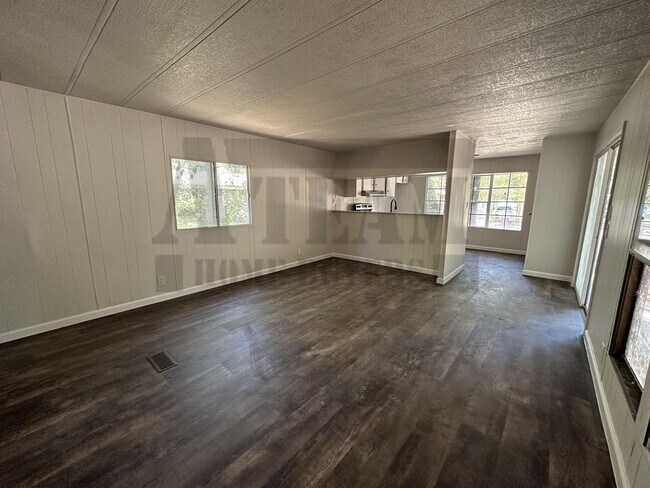 Foto del edificio - Cozy 2 Bedroom 1 Bathroom Home