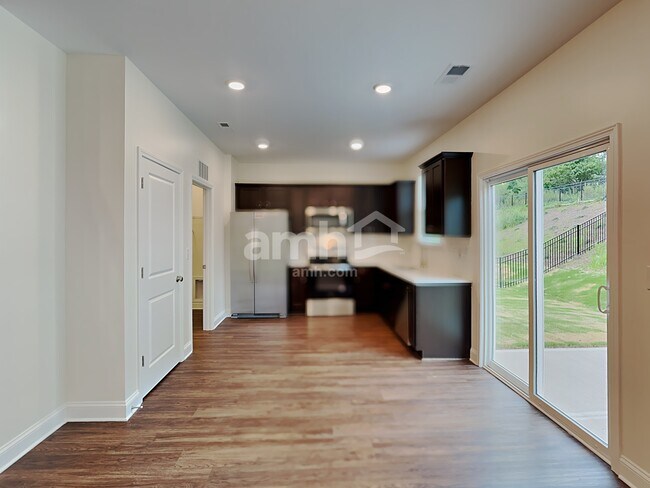 Foto del edificio - 2023 St Joseph Dr